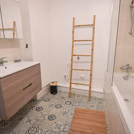 Helena - Bright 2br Trottel By Foot - By Tgb Ajaccio (Corsica)