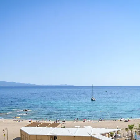 Helena - Bright 2br Trottel By Foot - By Tgb Apartmán