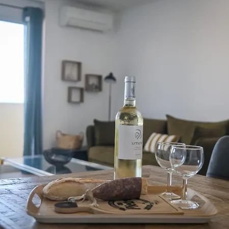 Helena - Bright 2br Trottel By Foot - By Tgb Ajaccio (Corsica)