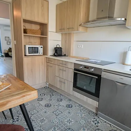 Helena - Bright 2br Trottel By Foot - By Tgb אז'אקסיו